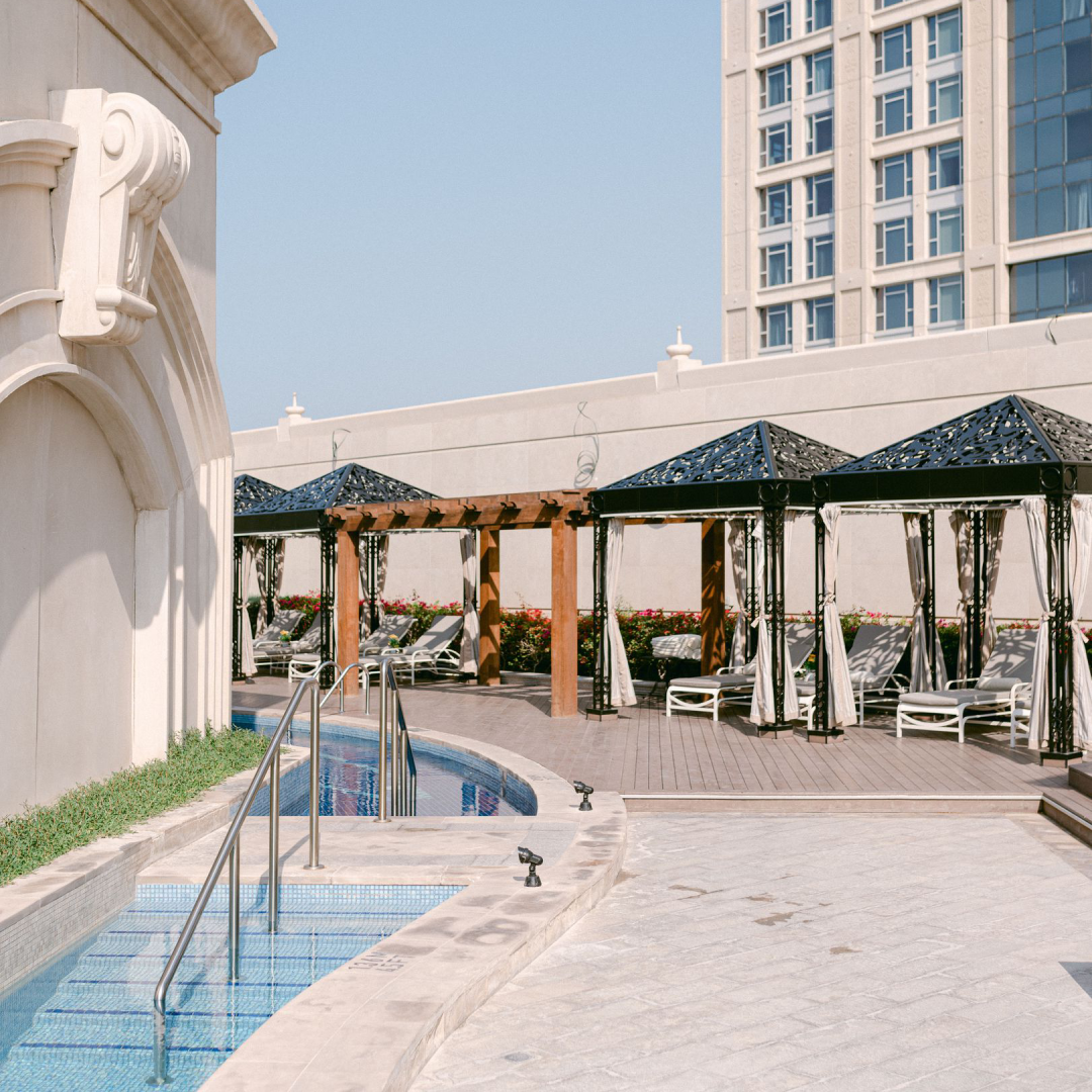 Habtoor Palace Dubai - Poolside Cabana